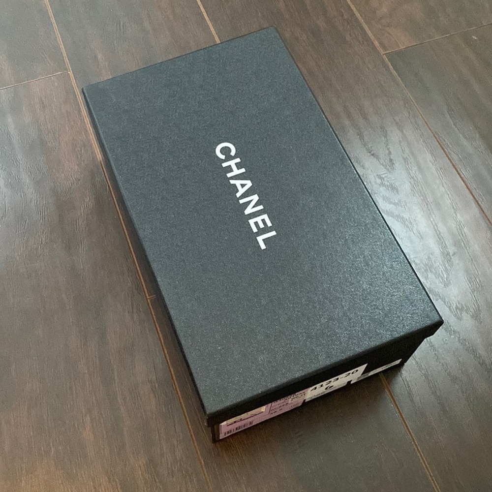 Chanel shoe box